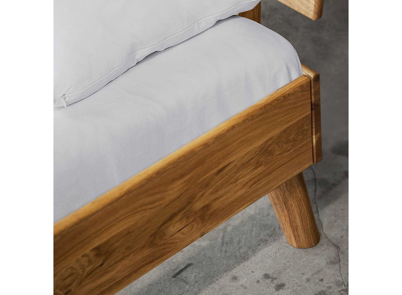 Greta2 Massivholzbett Rahmen Detail