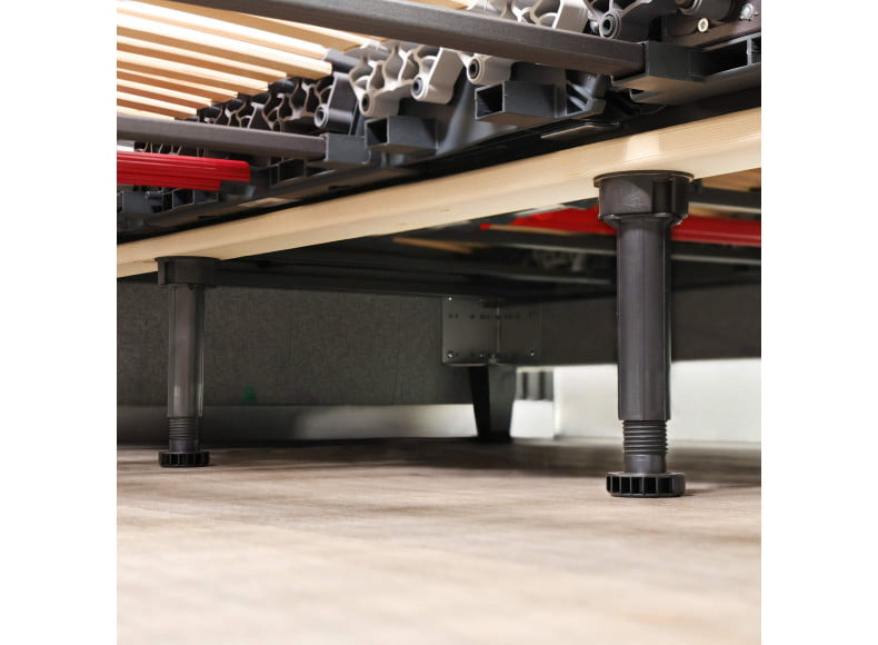 Verstellbarer Fuß am Mittelbalken